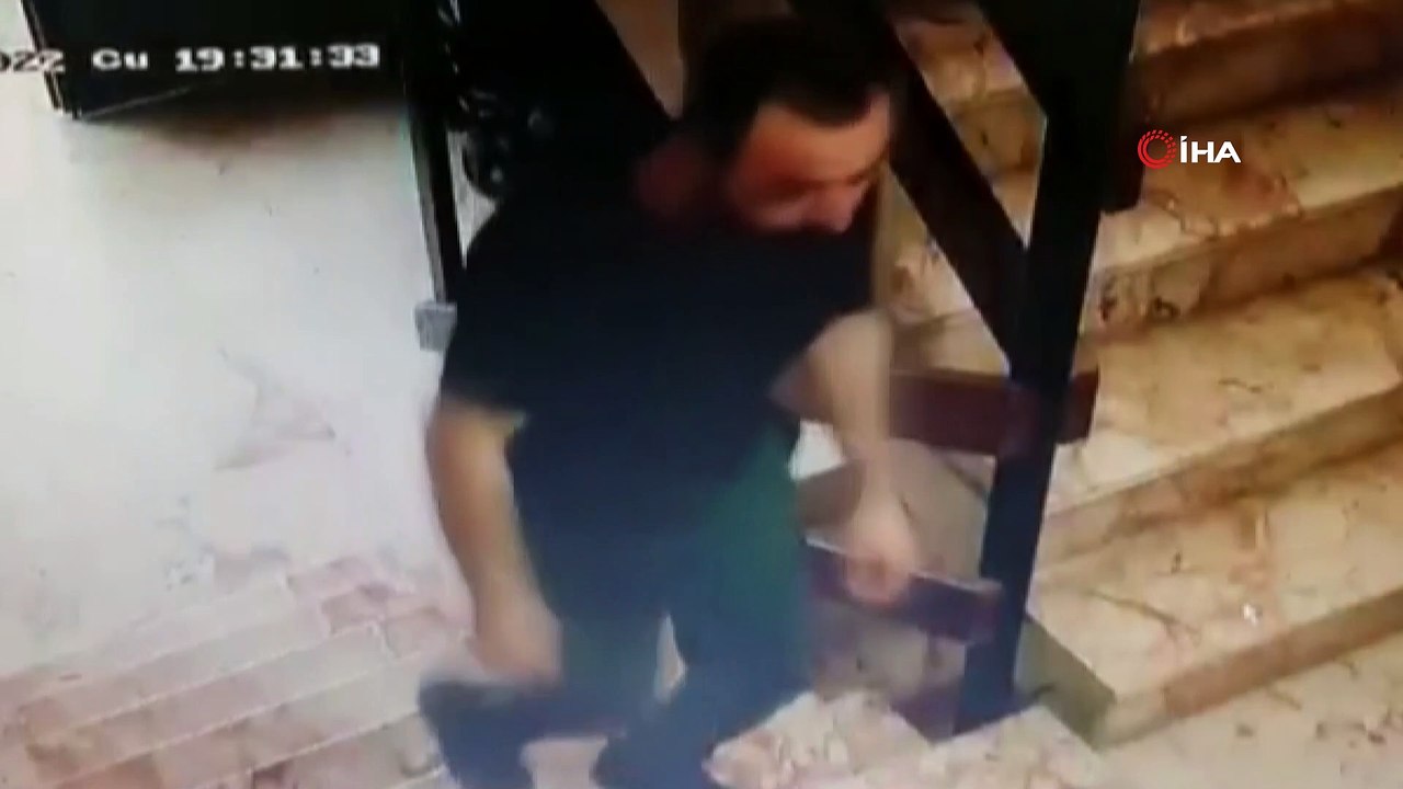Kameralara aldırış etmeden öyle bir hırsızlık yaptı ki... O anlar anbean kamerada