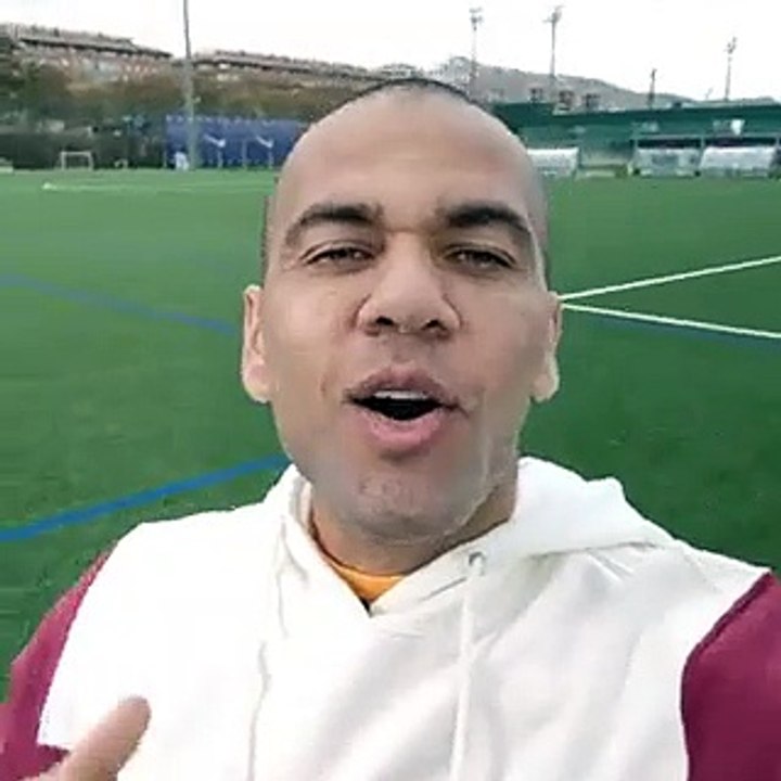 Dani Alves envía un mensaje a la afición del Barça / FCB