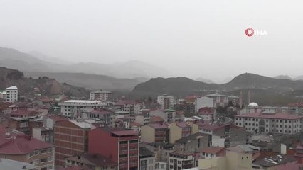 Toz bulutları Oltu'da havayı kapattı