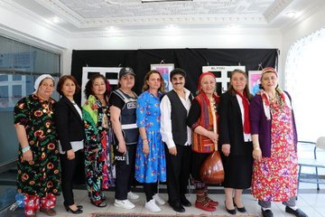 Ev kadınlarından kadına şiddete karşı tiyatro