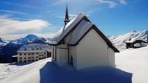 İsviçre Alplerinde Büyüleciyi Kar Manzarası
