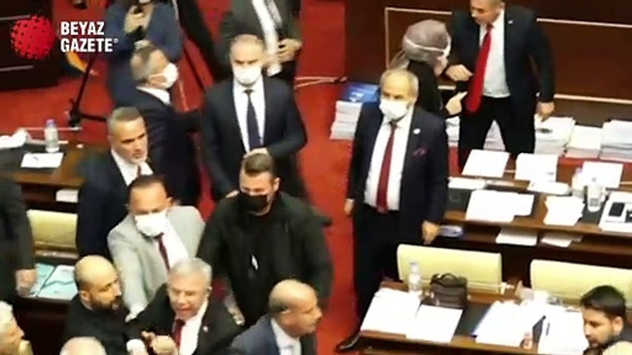 Mansur Yavaş meclis üyelerine saldırdı!