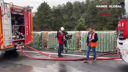 Kocaeli'de TIR yandı; otoyol ulaşıma kapandı