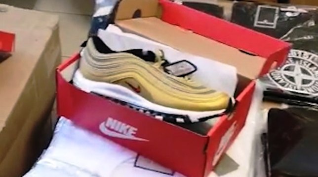 Guidizzolo (MN) - Sequestrati 900 capi di abbigliamento contraffatti (19.04.22)