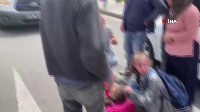 Karşıdan karşıya geçerken otomobilin çarptığı kız çocuğu yaralandı