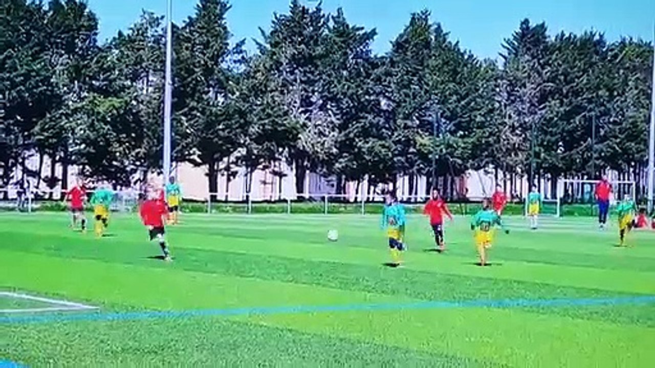 Belle action et but des U10