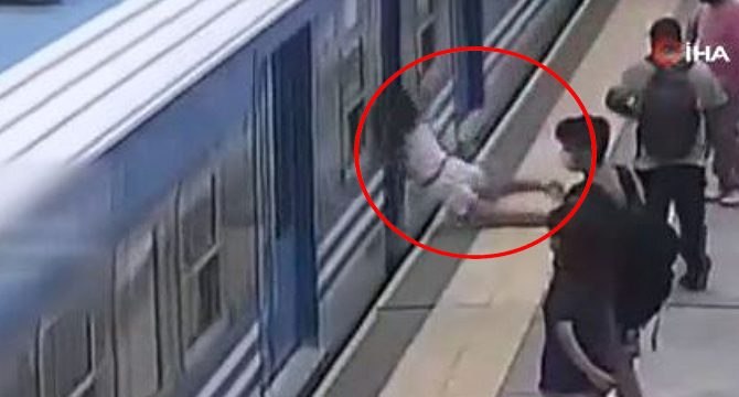 Mucize kurtuluş kamerada! Trenin geçtiği sırada raylara düştü