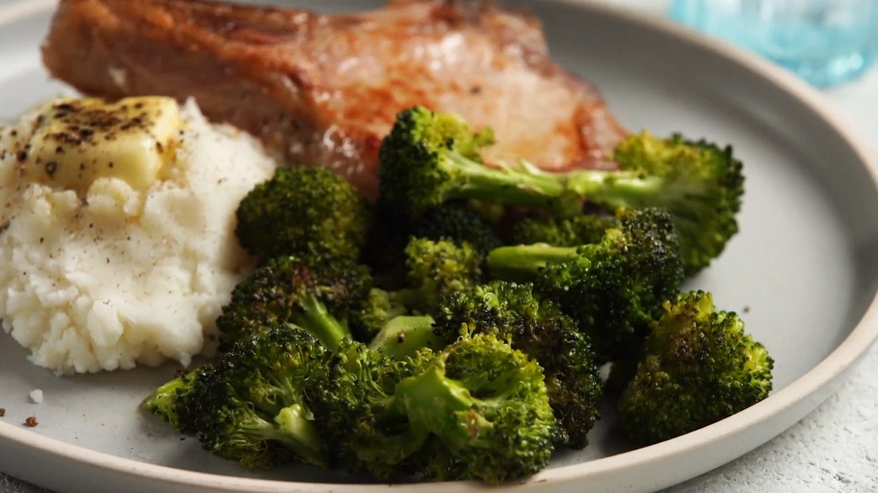 How to Make Easy Roasted Broccoli