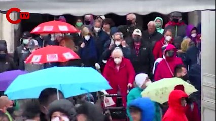 Ayasofya’nın tarihi kapısı tahrip edildi