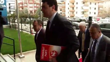 Gültekin Uysal'dan "Altılı masa dağılıyor mu?" sorusuna tek cümlelik yanıt