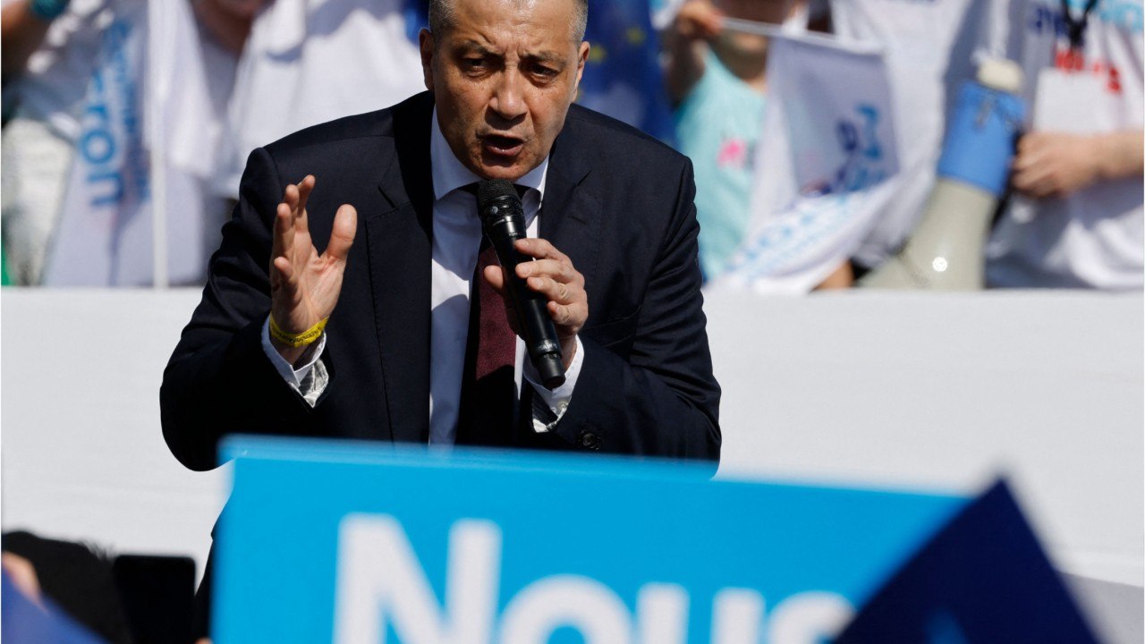 GALA VIDÉO - Les Grandes Gueules : un chroniqueur écarté en raison de son soutien à Emmanuel Macron