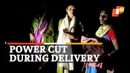 Woman Delivers Baby Under Phone Flashlight