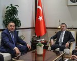 Cumhurbaşkanı Yardımcısı Oktay, Kırgızistan İçişleri Bakanı Niyazbekov'u kabul etti