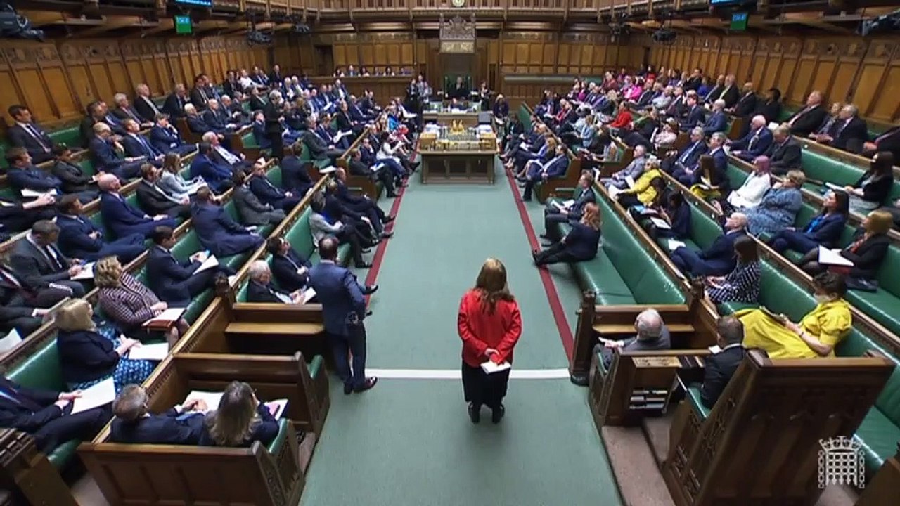 Theresa May criticises Rwanda migrant scheme