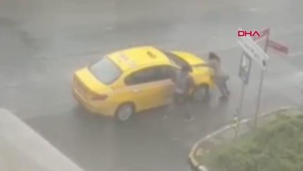(Ek Bilgilerle)ATAŞEHİR'DE TAKSİ ŞOFÖRÜ KADIN TURİSTİ DARBETTİ