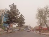 Diyarbakır'da toz bulutu nedeniyle gökyüzü kızıla büründü