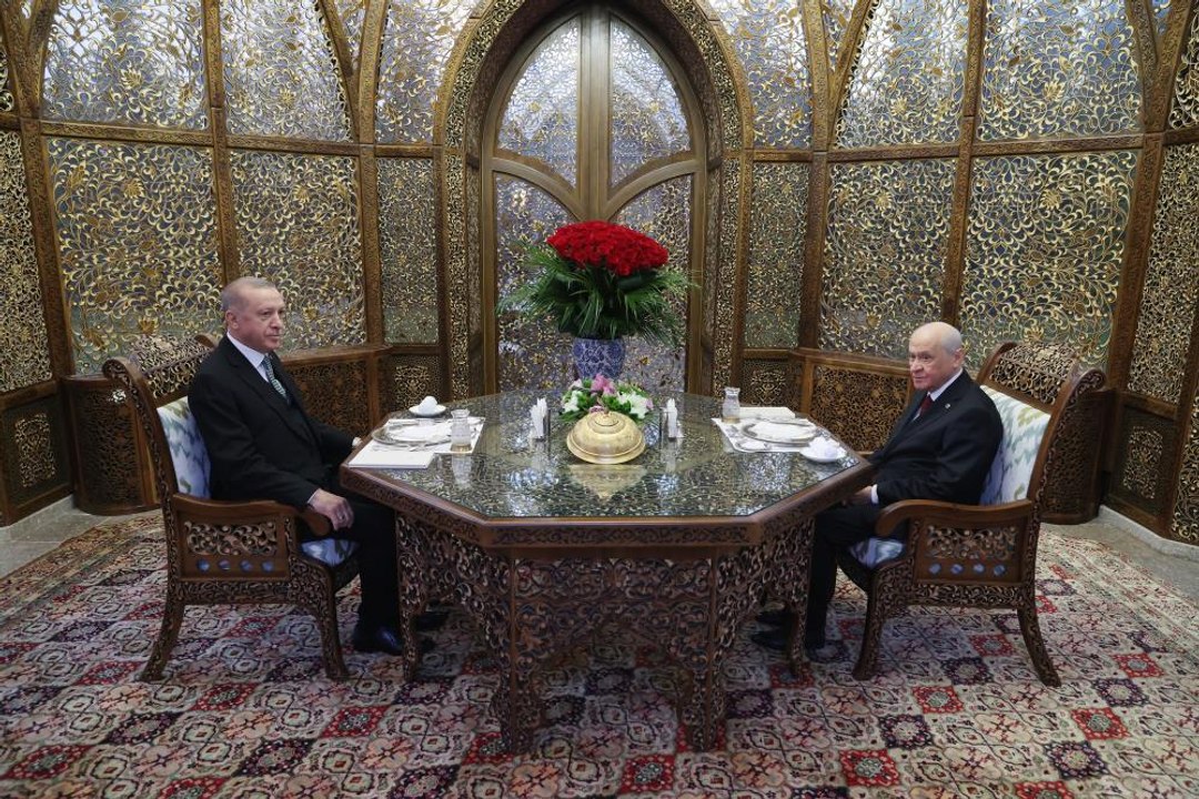 Erdoğan ile Bahçeli iftar sofrasında bir araya geldi