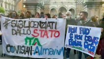 Palermo, protesta degli ex lavoratori del call center Alitalia