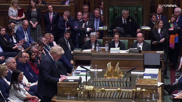 Partygate : Johnson s'excuse sans réserve devant le Parlement