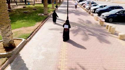 طفلة تتعرض إلى التنمر بطريقة مؤذية نفسياً في الشارع.. الصدمة غداً الساعة 6:45 بتوقيت بغداد على MBC العراق