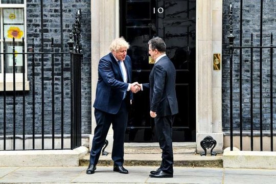 İngiltere Başbakanı Johnson, IKBY Başbakanı Barzani'yle görüştü
