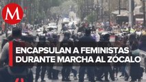 Encapsulan a colectivos feministas antes de llegar al Zócalo de la CdMx