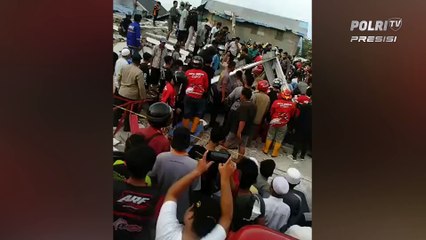 Bangunan Minimarket 3 Lantai Ambruk, Akibatkan Korban Tewas Dan Luka-Luka
