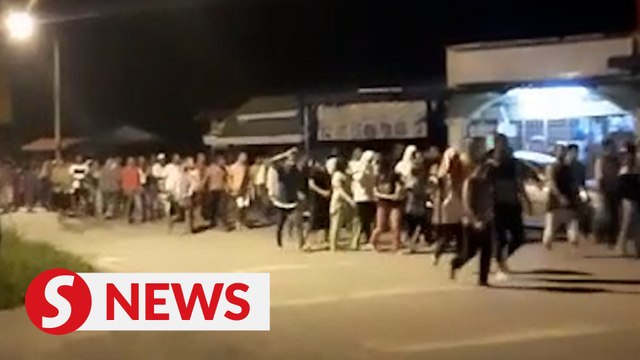 Six dead after riot in immigration detention centre causes massive prison break