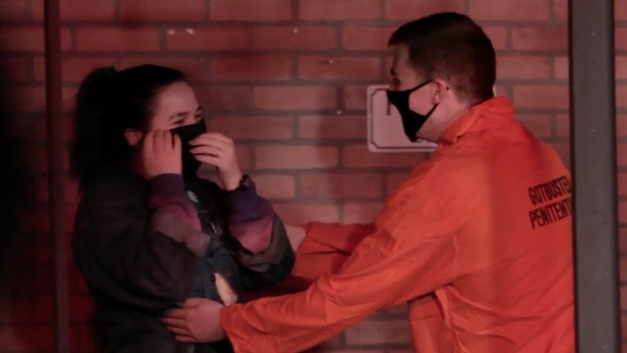 Military Brother Surprises Film Director Sister On Set | Happily TV