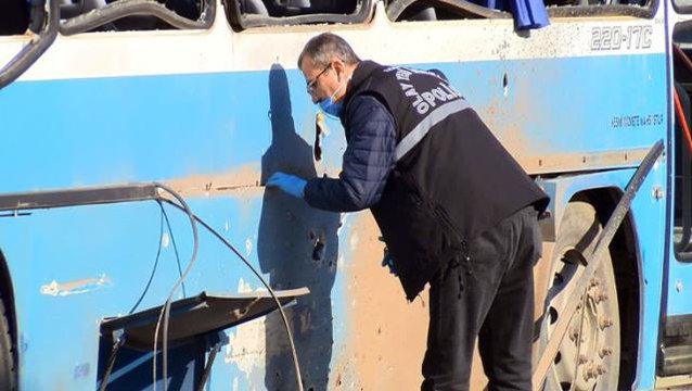 Bursa'da infaz koruma memurlarını taşıyan otobüse bombalı saldırı! İşte olay yerinden ilk görüntüler