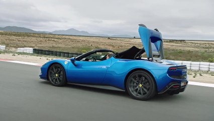 Der Ferrari 296 GTS - Die Definition von Fahrspaß - Auch bei offenem Verdeck