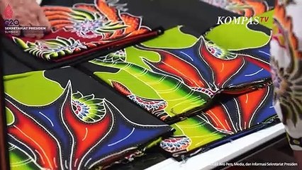 Momen Jokowi dan Prabowo Kompak Belanja Blangkon Madura di Sumenep