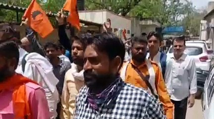 बिजली संकट के बीच विद्युत भवन पर ठेकाकर्मियों का प्रदर्शन... देखिए Video