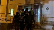 Son dakika: Tuzla'da polis ekiplerinden otopark parası isteyen değnekçiye suçüstü
