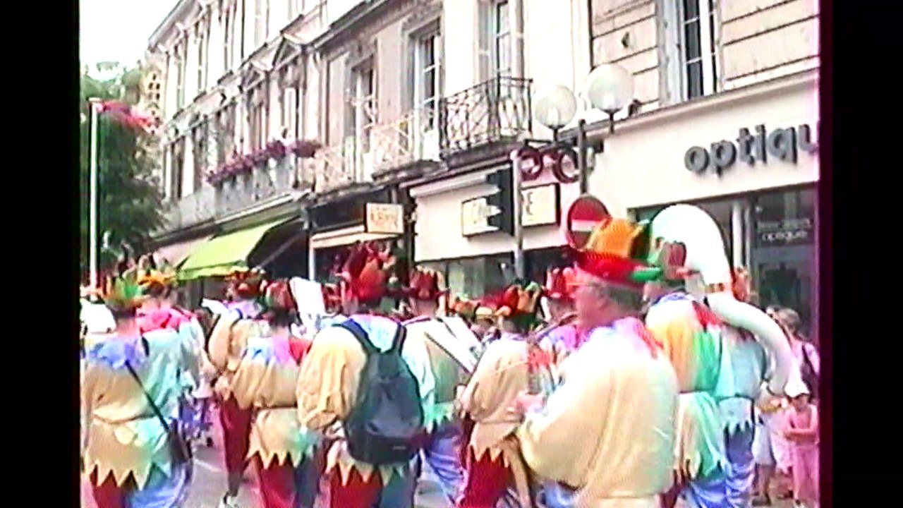 SAUMUR 2004 Les Géants Partie 1