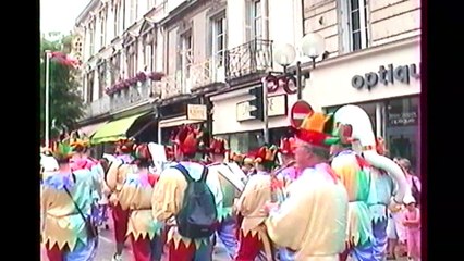 SAUMUR 2004 Les Géants Partie 1