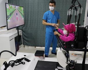 Lösemili Zehra, fizik tedavi ile yürümeye başladı