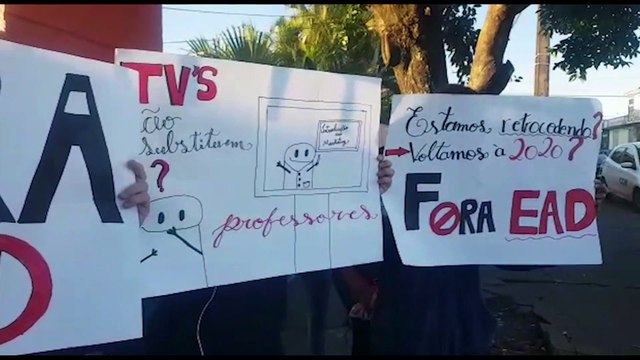 TV eu vejo em casa : Estudantes de Cascavel lideram manifestações para o fim das aulas online no Estado do Paraná