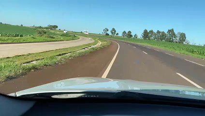 Que perigo!!! Mais um flagrante de carro trafegando pela contramão é registrado na BR-163