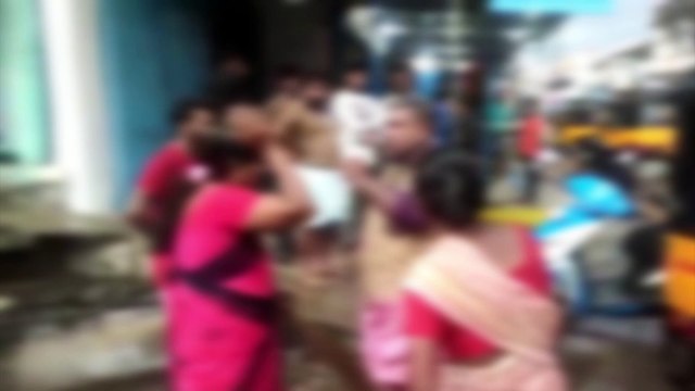 அத்துமீற முயன்ற ஆட்டோ டிரைவர்! சிங்கப் பெண் செய்த ”தரமான சம்பவம்” நடுரோட்டில் ”துடைப்பத்தால் பூஜை”