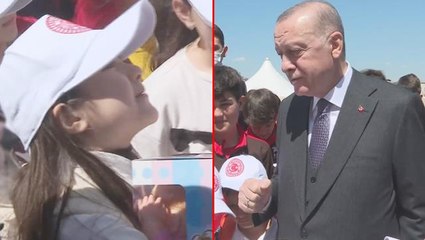 "Sigara kokusunu hiç sevmiyorum" diyen minik kız, Erdoğan'ı mest etti: Herkesin elinden paketini alırım