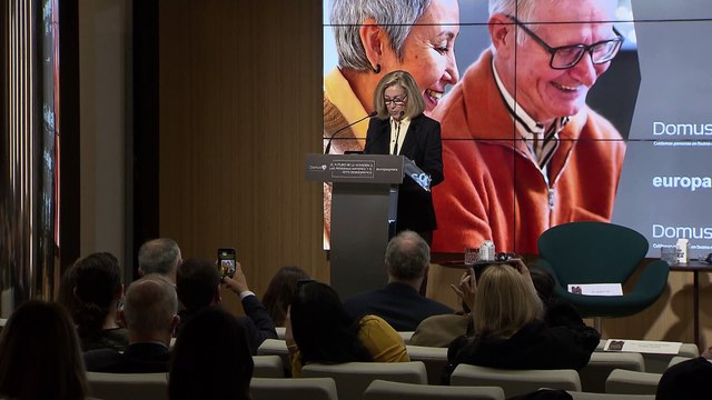 Representantes del sector sociosanitario analizan el futuro de los cuidados a las personas mayores