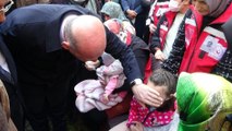 Bakan Soylu ağlayan şehit kızını teselli etti