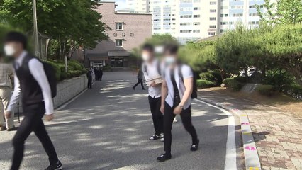 다음 달부터 모든 학교 등교 완전 정상화..."일상 회복" / YTN