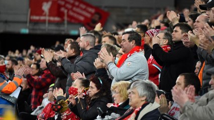 Liverpool : l’émouvant hommage des supporters à Cristiano Ronaldo, endeuillé après la mort de son bébé