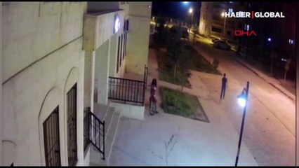 Benzin hırsızlığında gelinen son nokta! Motosikletten pet şişeyle benzin çaldı