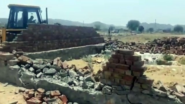 8 बीघा भूमि पर बसा रहे थे तीन अवैध कॉलोनियां, जेडीए ने चलाया बुल्डोजर