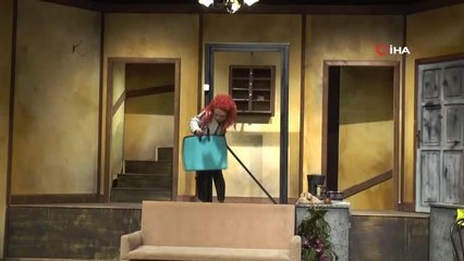 Türkiye'de ilk değil tek maskeli oyun 'Sersemler Evi' seyircisiyle buluşuyor