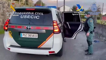 Os armazéns onde são feitas "lanchas voadoras" para o tráfico em Portugal
