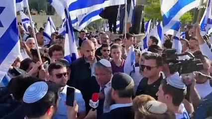 بينيت يمنع نائباً متطرّفاً من الوصول لباب العامود في القدس الشرقية المحتلة